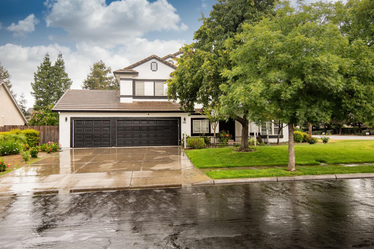 3200 Brookstone Dr, Turlock, CA 95382