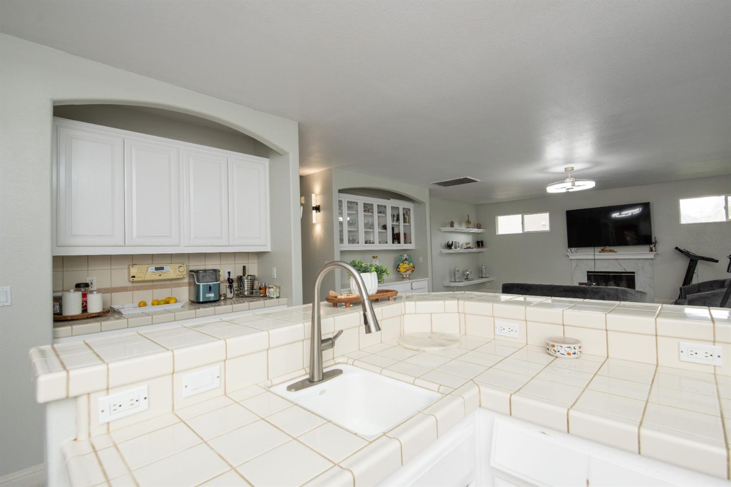 3200 Brookstone Dr, Turlock, CA 95382