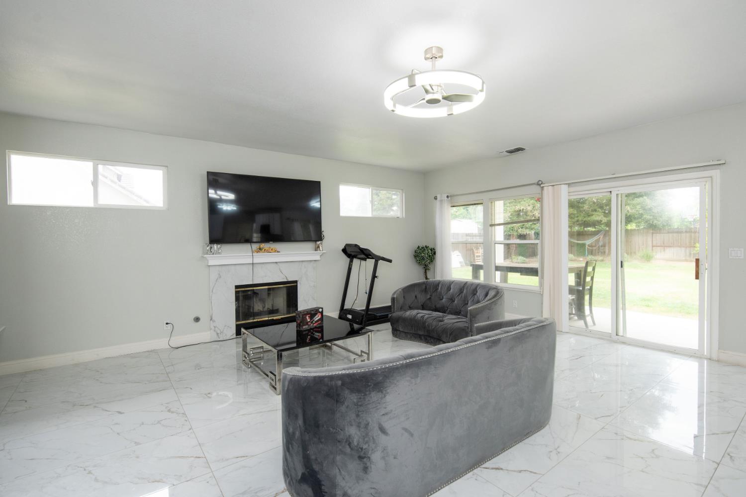 3200 Brookstone Dr, Turlock, CA 95382