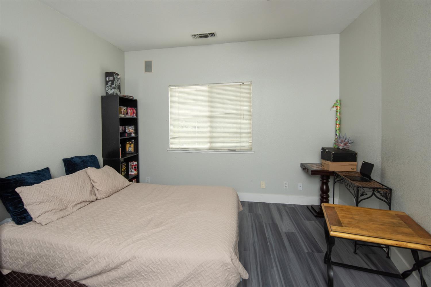 3200 Brookstone Dr, Turlock, CA 95382