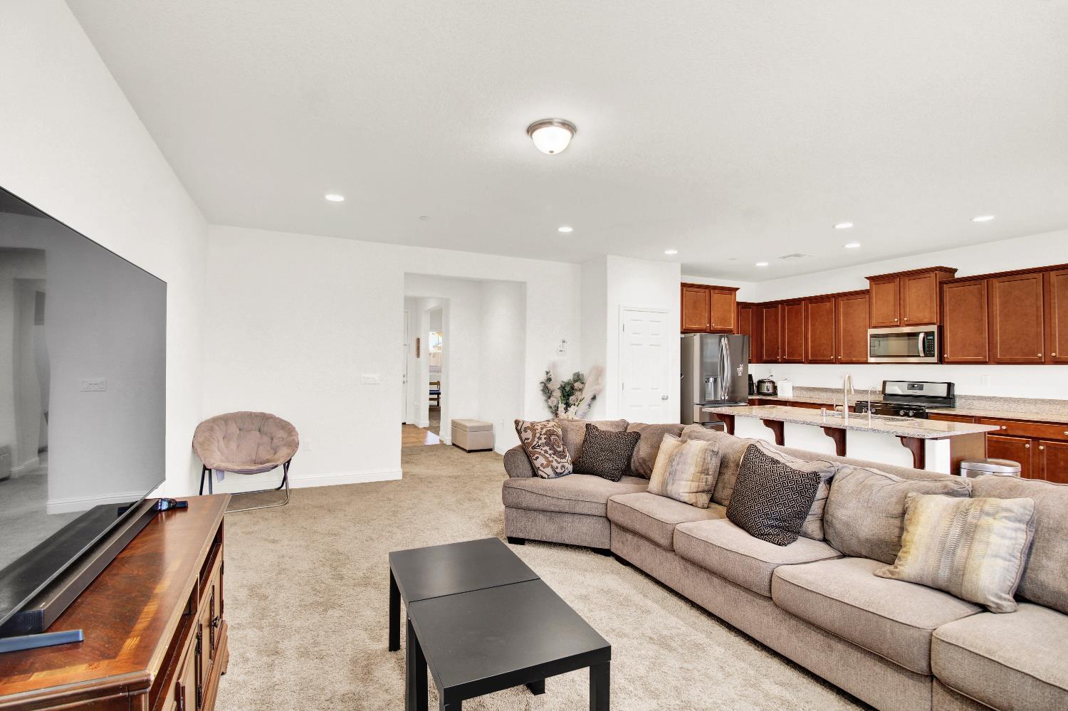 2233 Toby Ct, Modesto, CA 95355