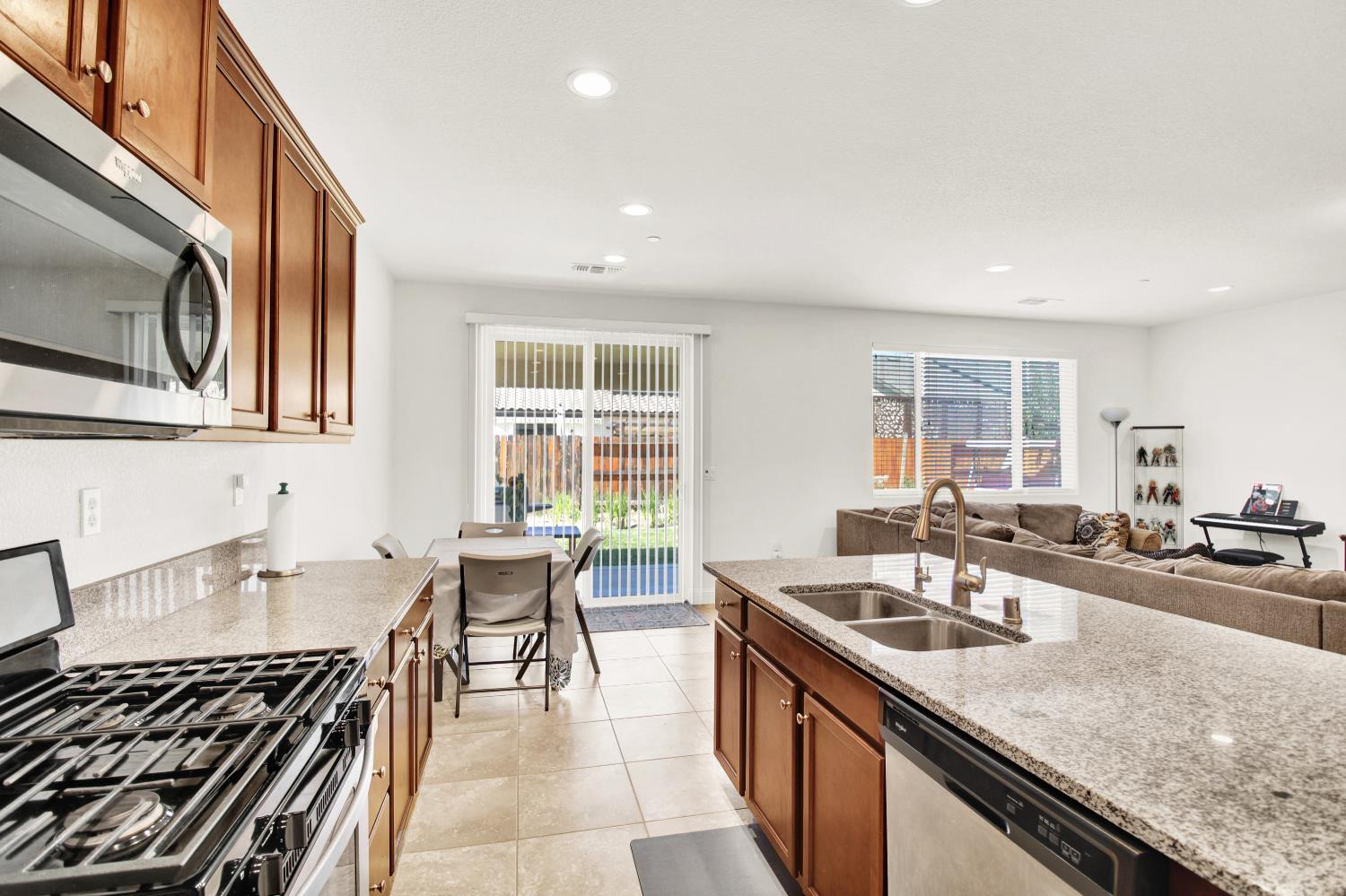 2233 Toby Ct, Modesto, CA 95355