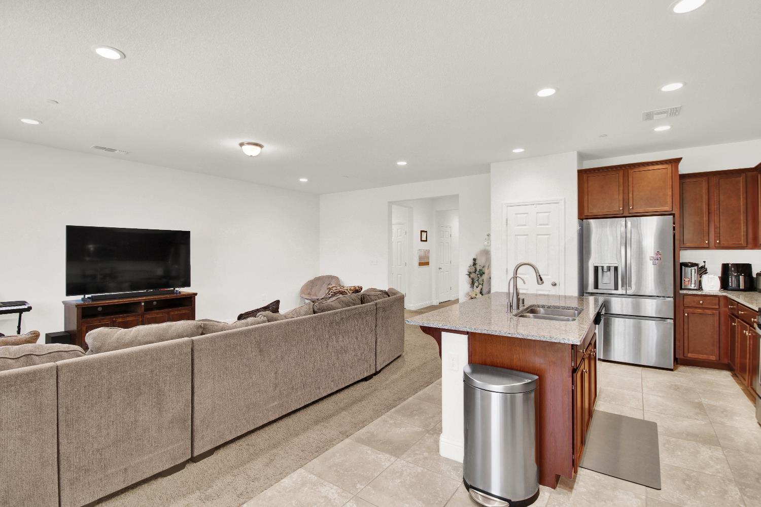 2233 Toby Ct, Modesto, CA 95355