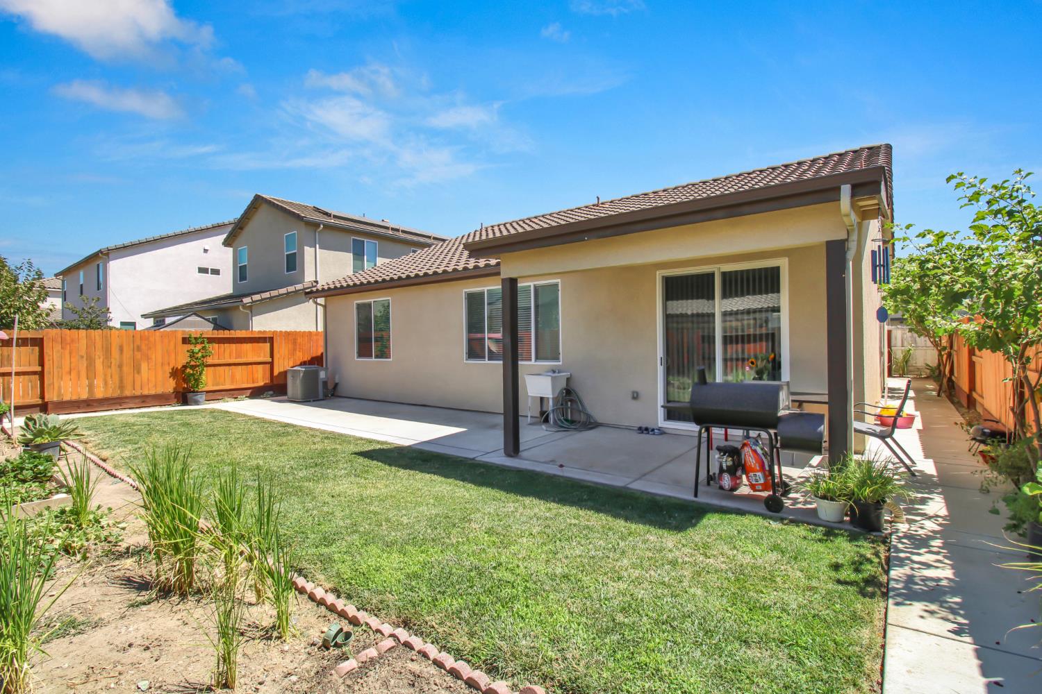 2233 Toby Ct, Modesto, CA 95355