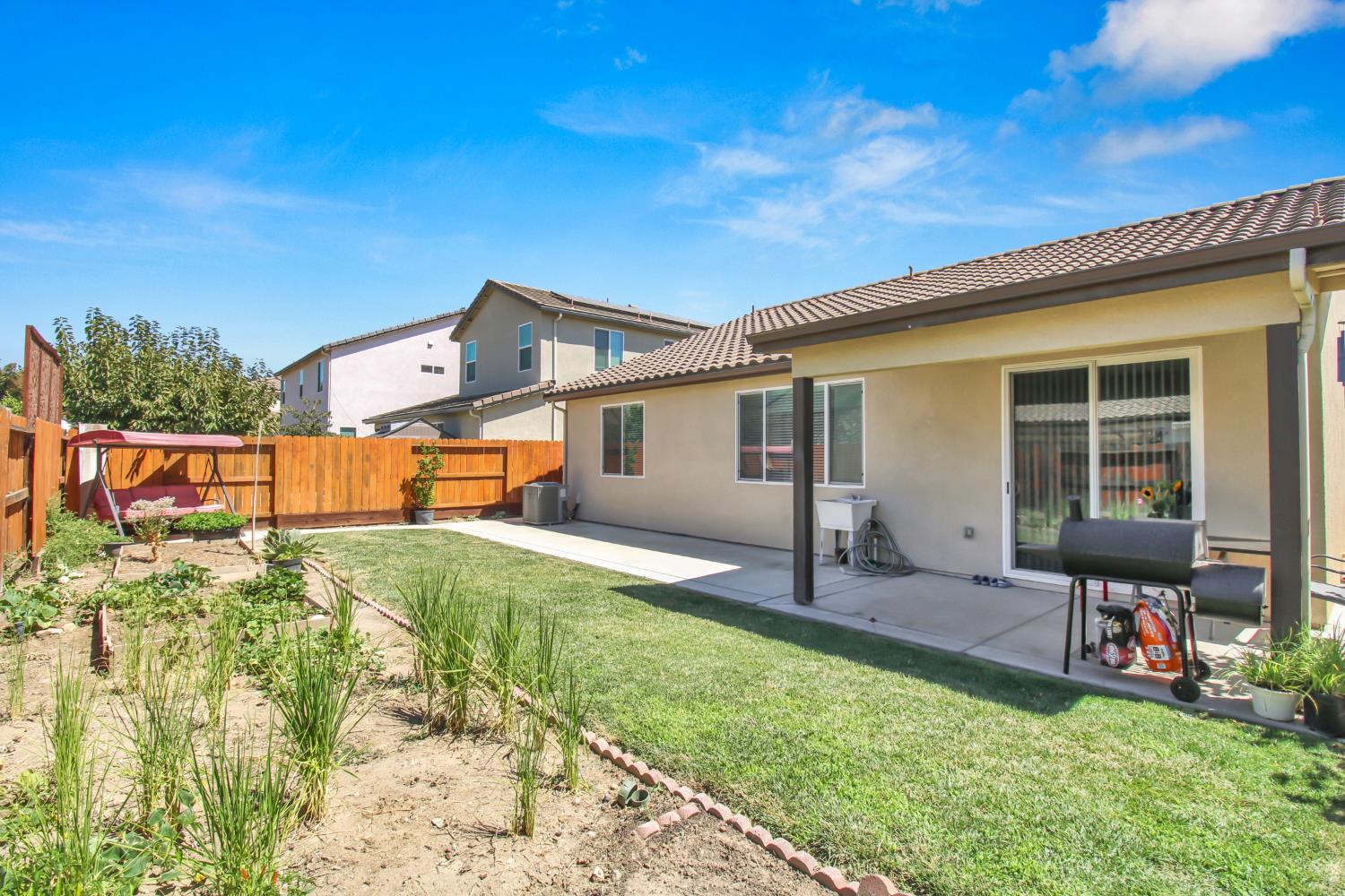 2233 Toby Ct, Modesto, CA 95355