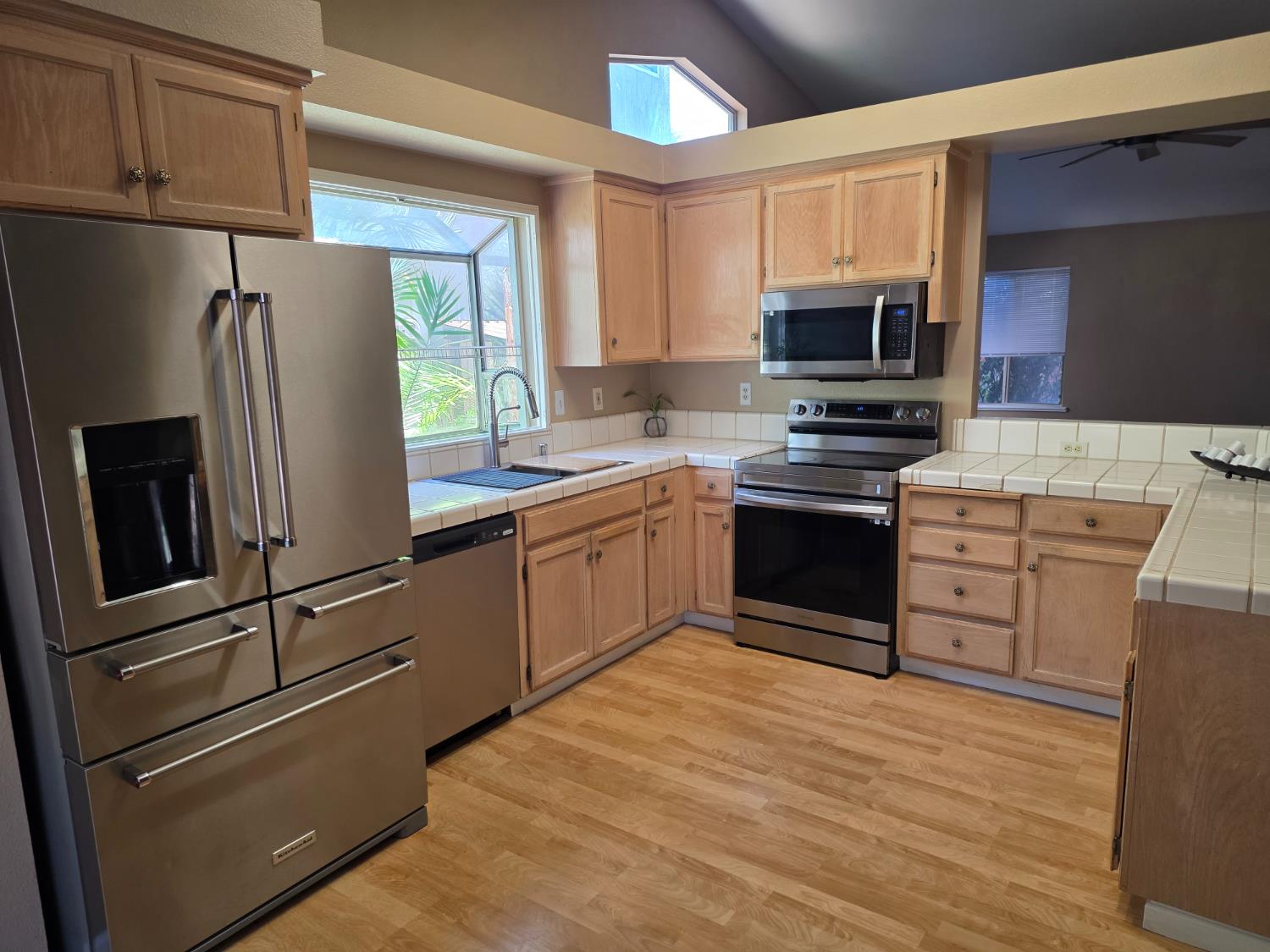 3420 Friar Tuck Way, Modesto, CA 95355