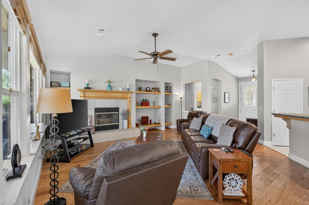 460 Mitchell Lake Ct, Copperopolis, CA 95228