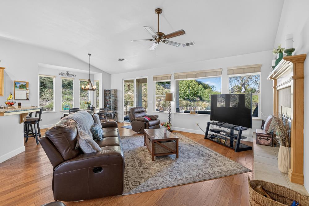 460 Mitchell Lake Ct, Copperopolis, CA 95228