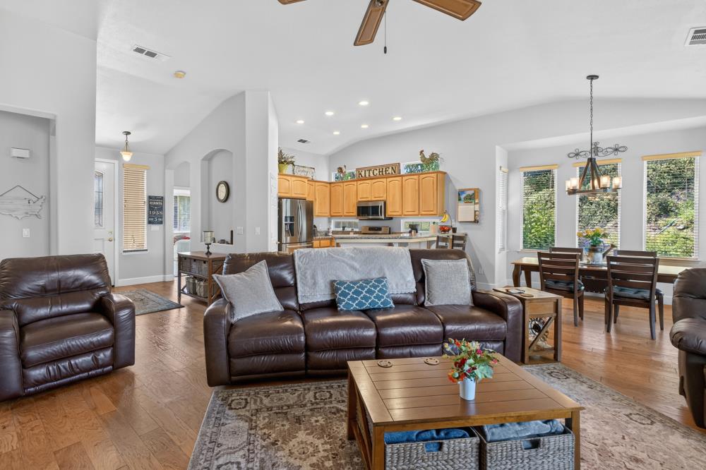 460 Mitchell Lake Ct, Copperopolis, CA 95228