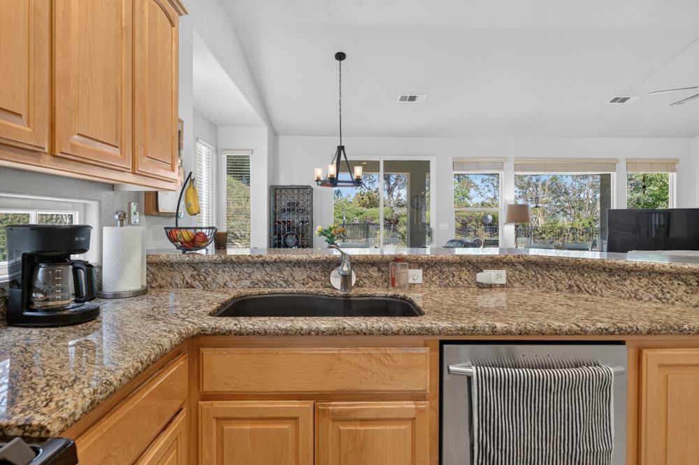 460 Mitchell Lake Ct, Copperopolis, CA 95228