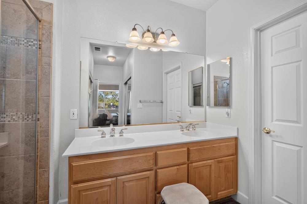 460 Mitchell Lake Ct, Copperopolis, CA 95228