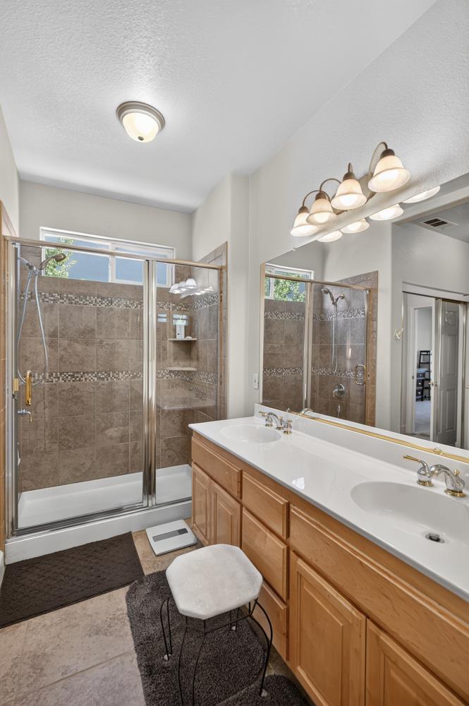 460 Mitchell Lake Ct, Copperopolis, CA 95228
