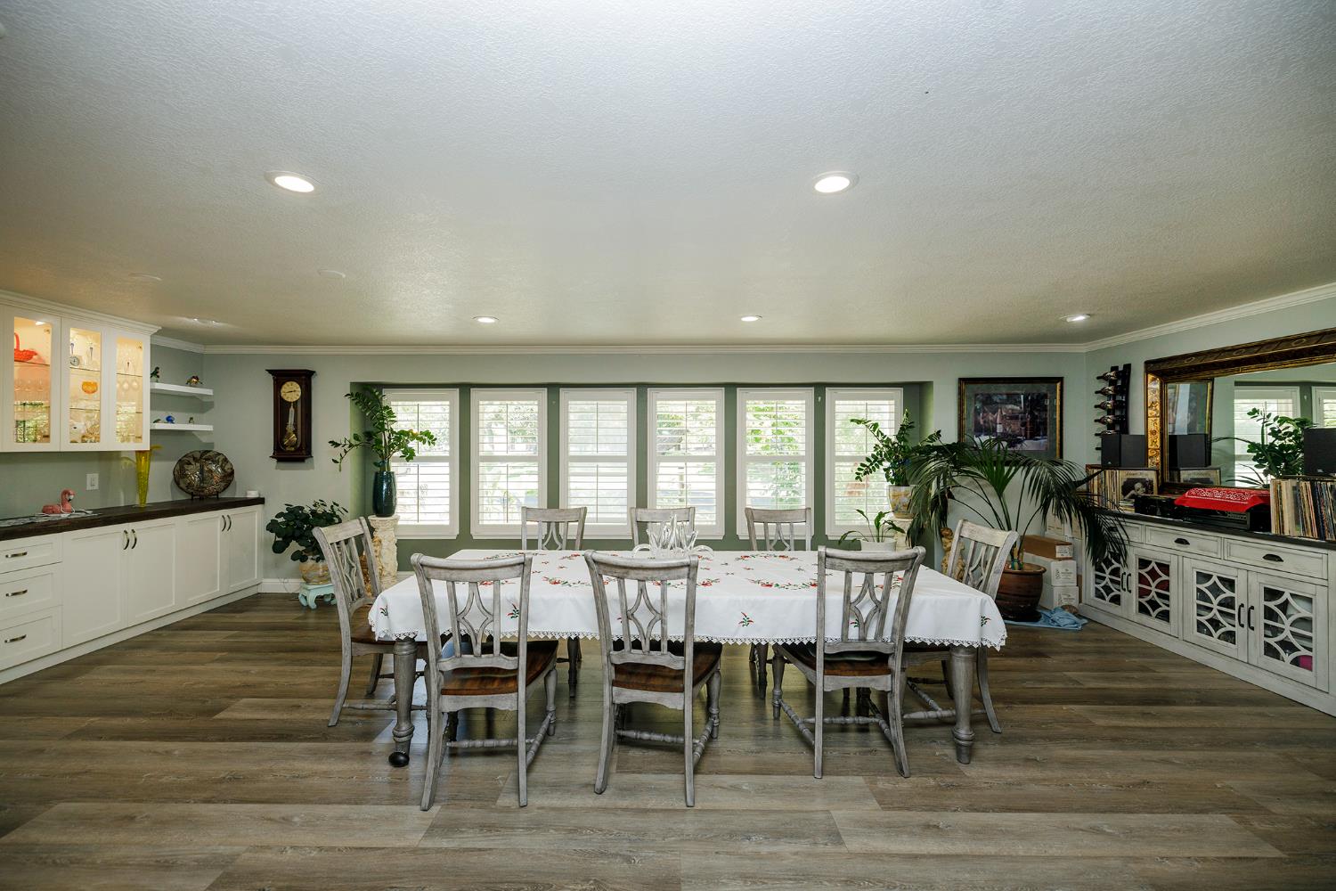 404 W Rumble Rd, Modesto, CA 95350