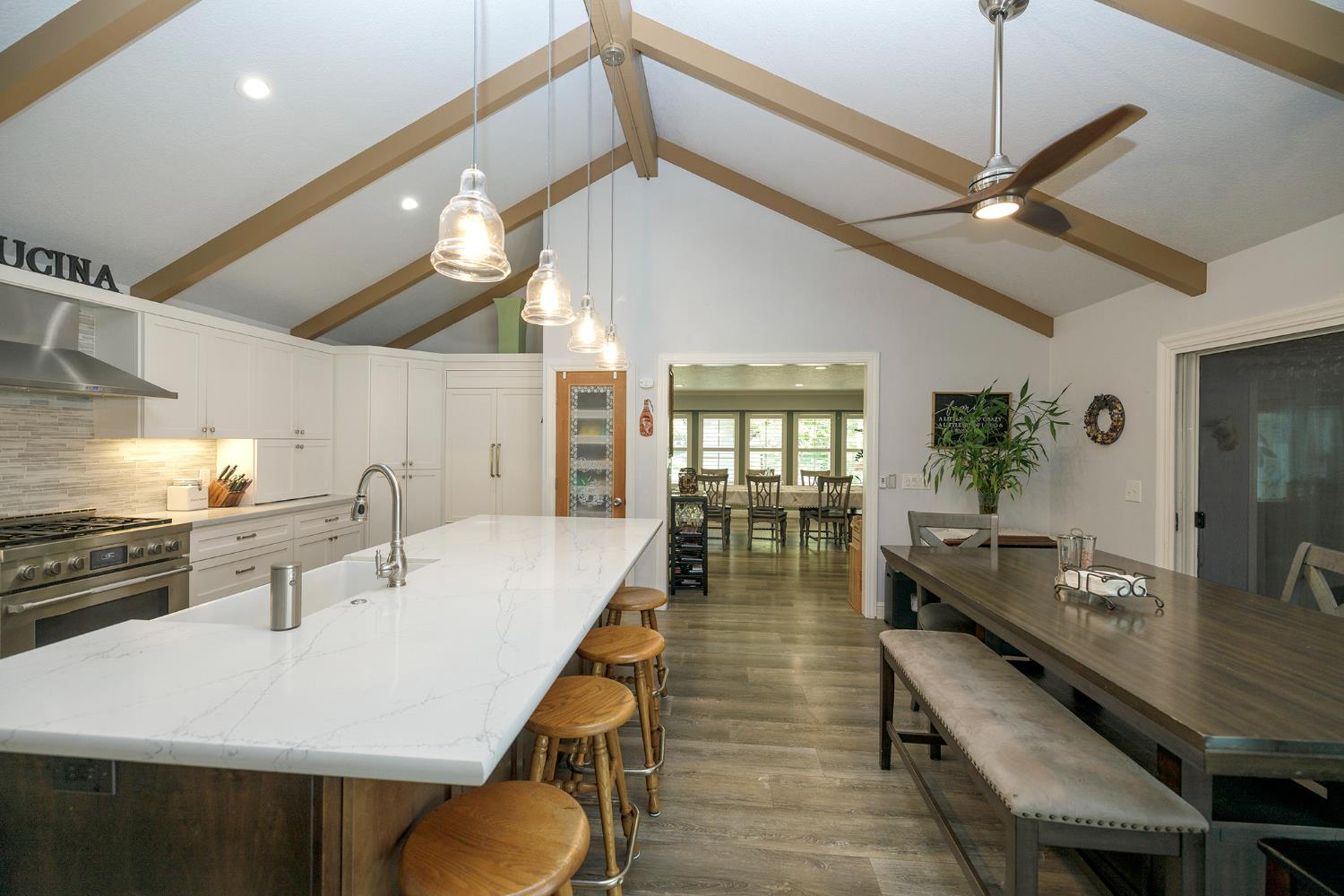 404 W Rumble Rd, Modesto, CA 95350