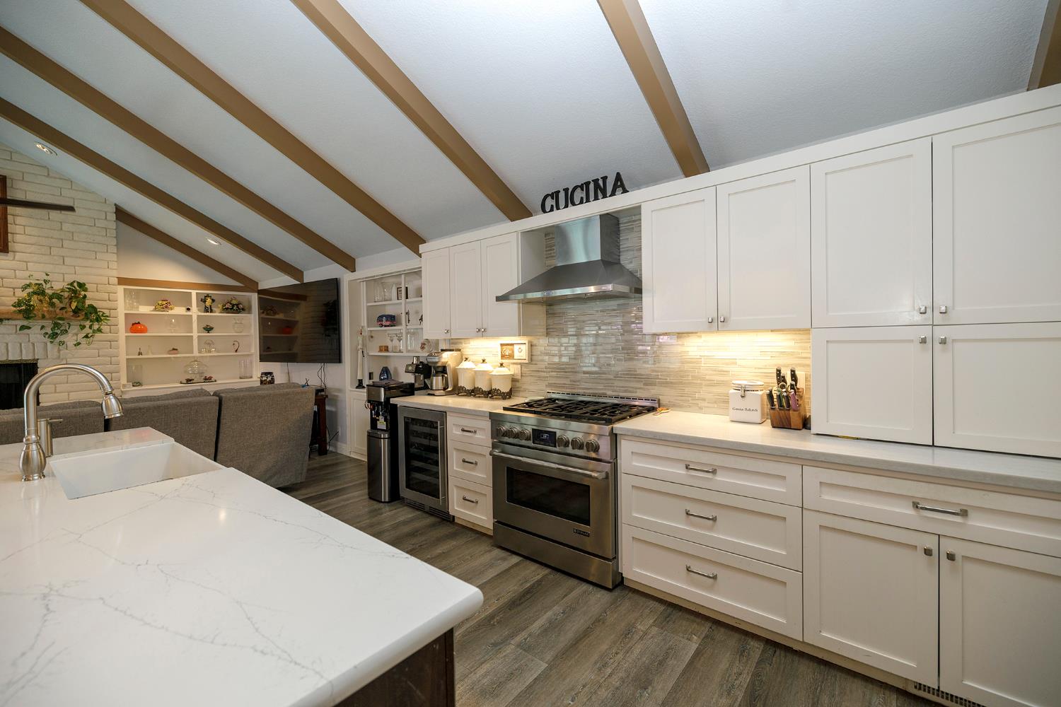 404 W Rumble Rd, Modesto, CA 95350