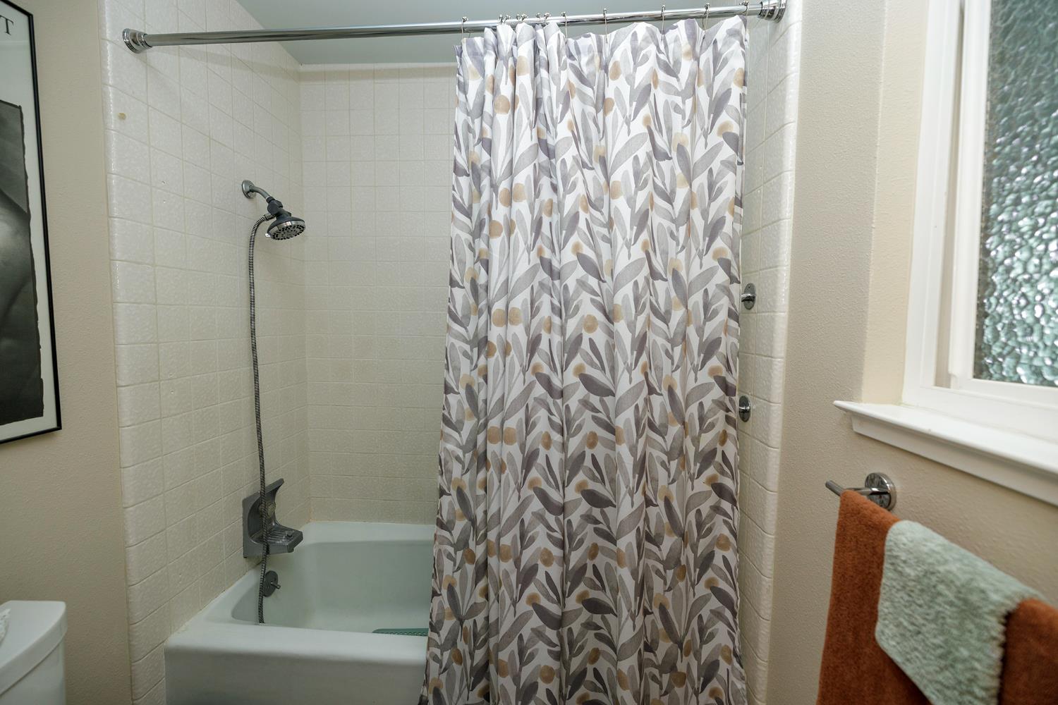 404 W Rumble Rd, Modesto, CA 95350