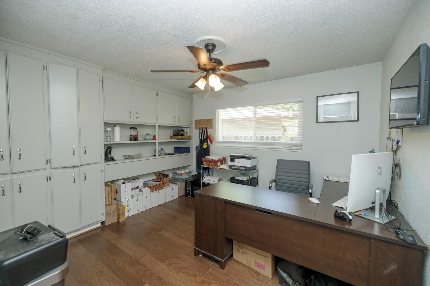 404 W Rumble Rd, Modesto, CA 95350