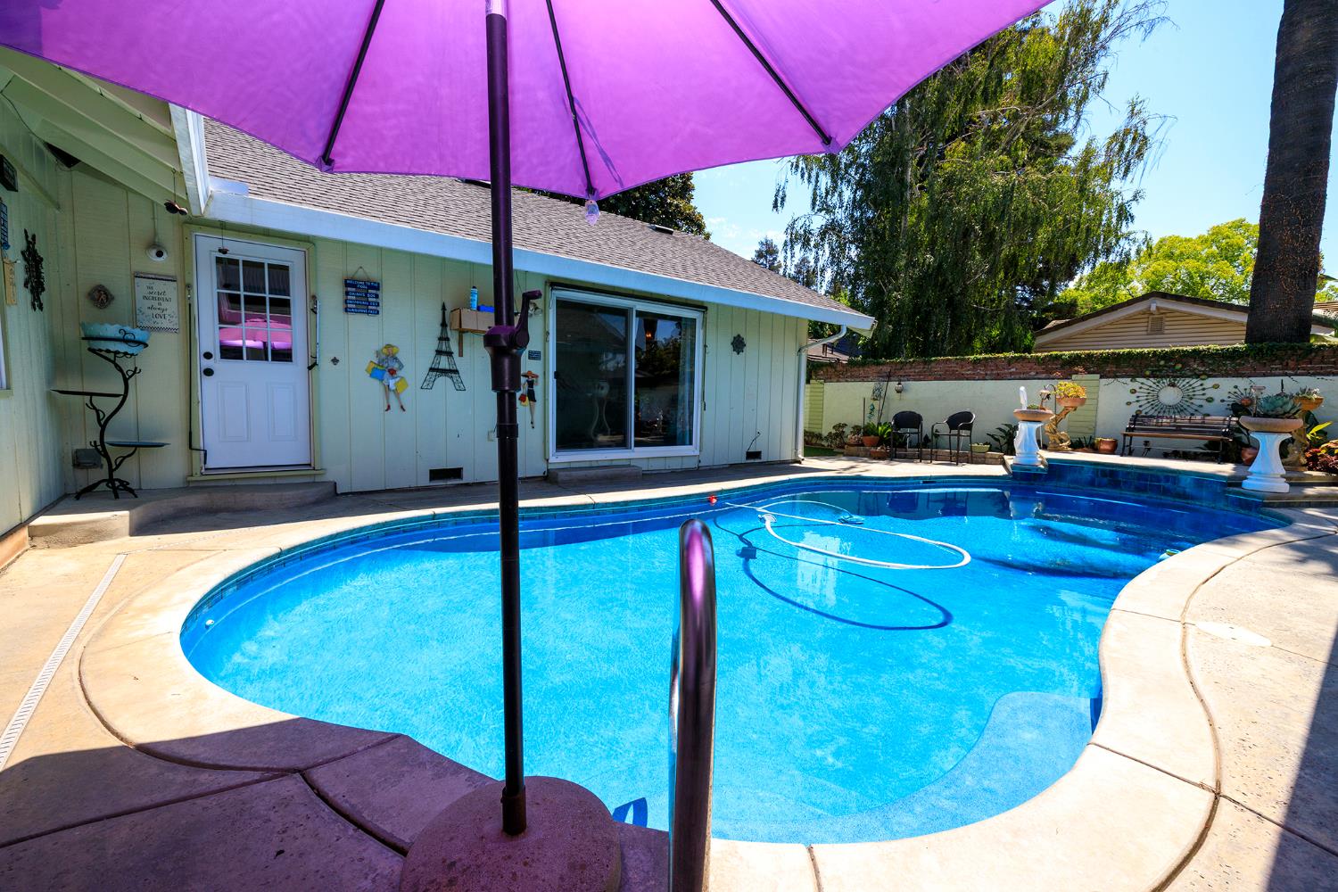 404 W Rumble Rd, Modesto, CA 95350