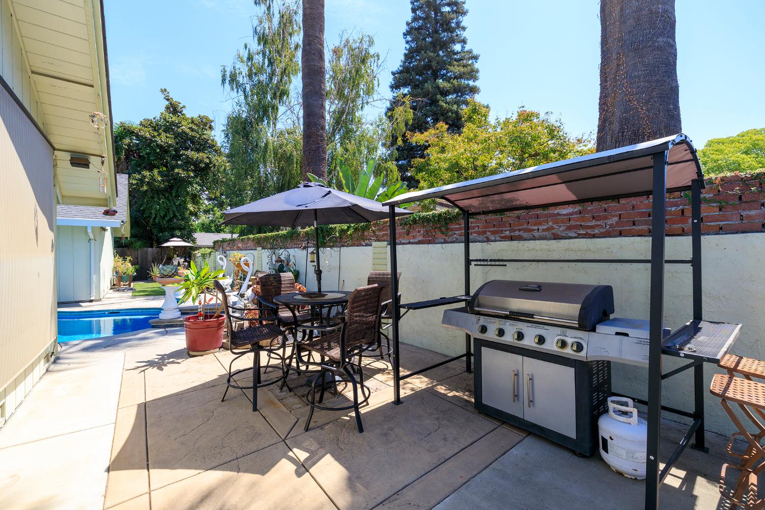 404 W Rumble Rd, Modesto, CA 95350