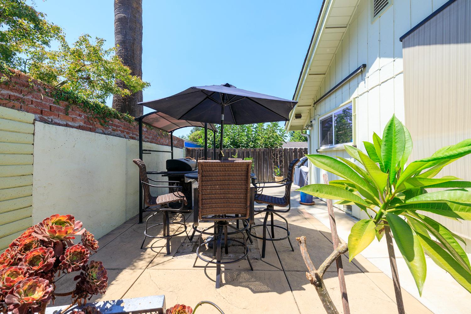 404 W Rumble Rd, Modesto, CA 95350