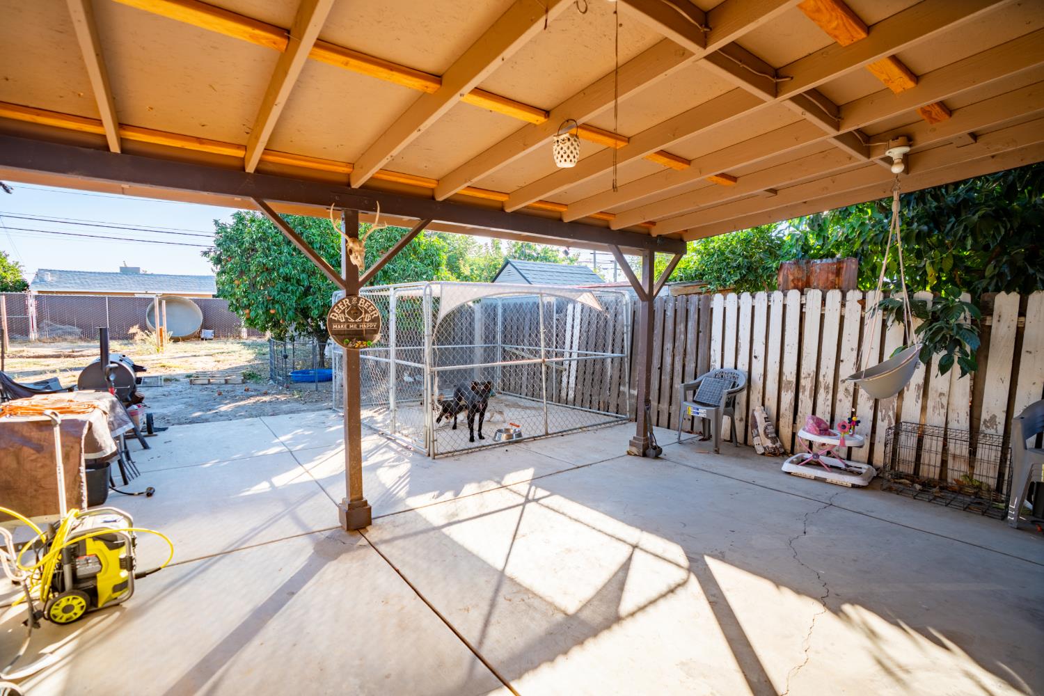 567 E St, Waterford, CA 95386
