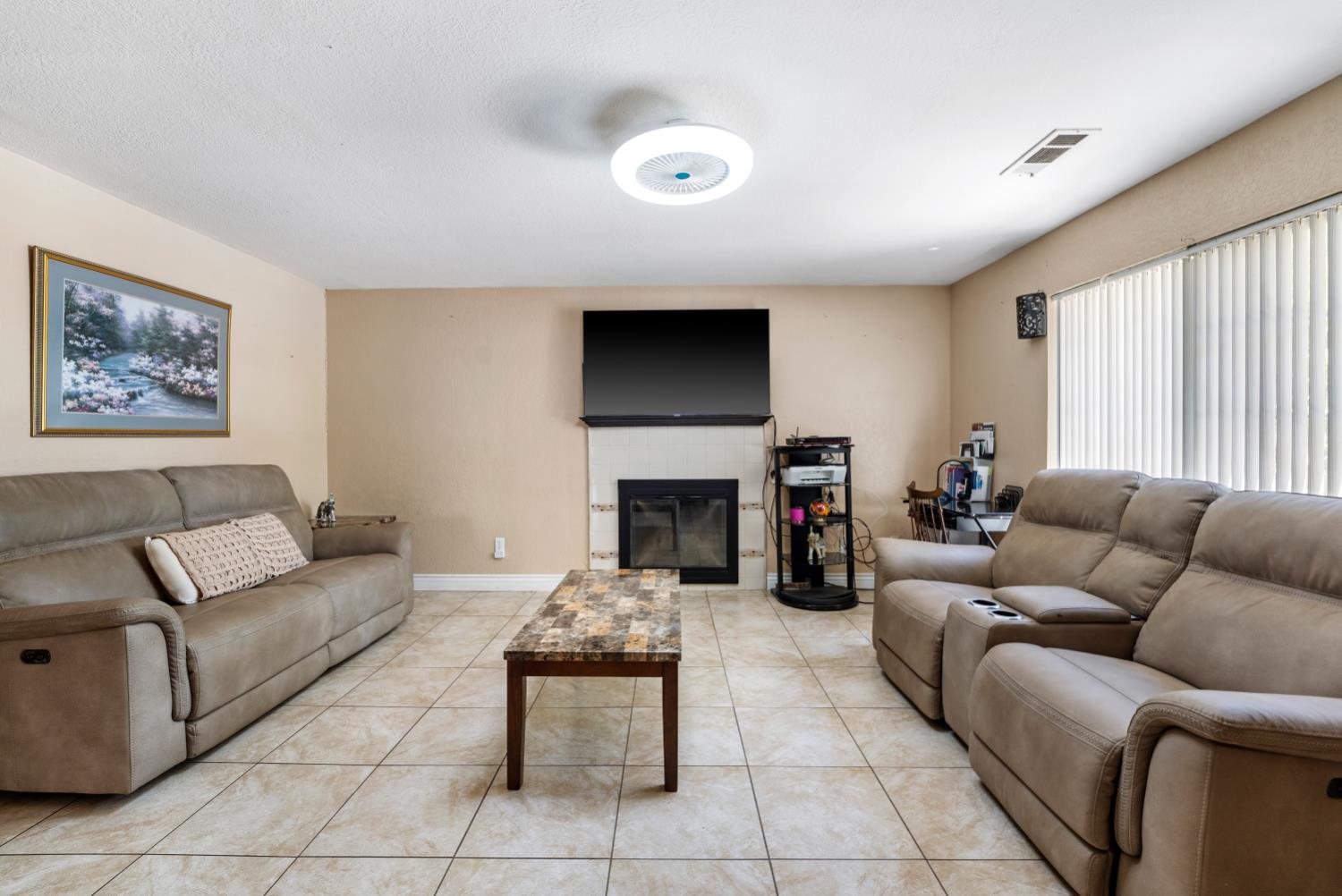 216 Barros St, Patterson, CA 95363
