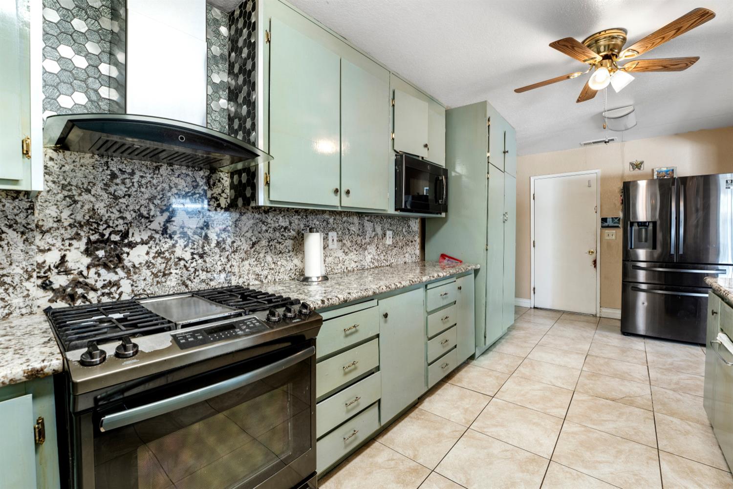 216 Barros St, Patterson, CA 95363