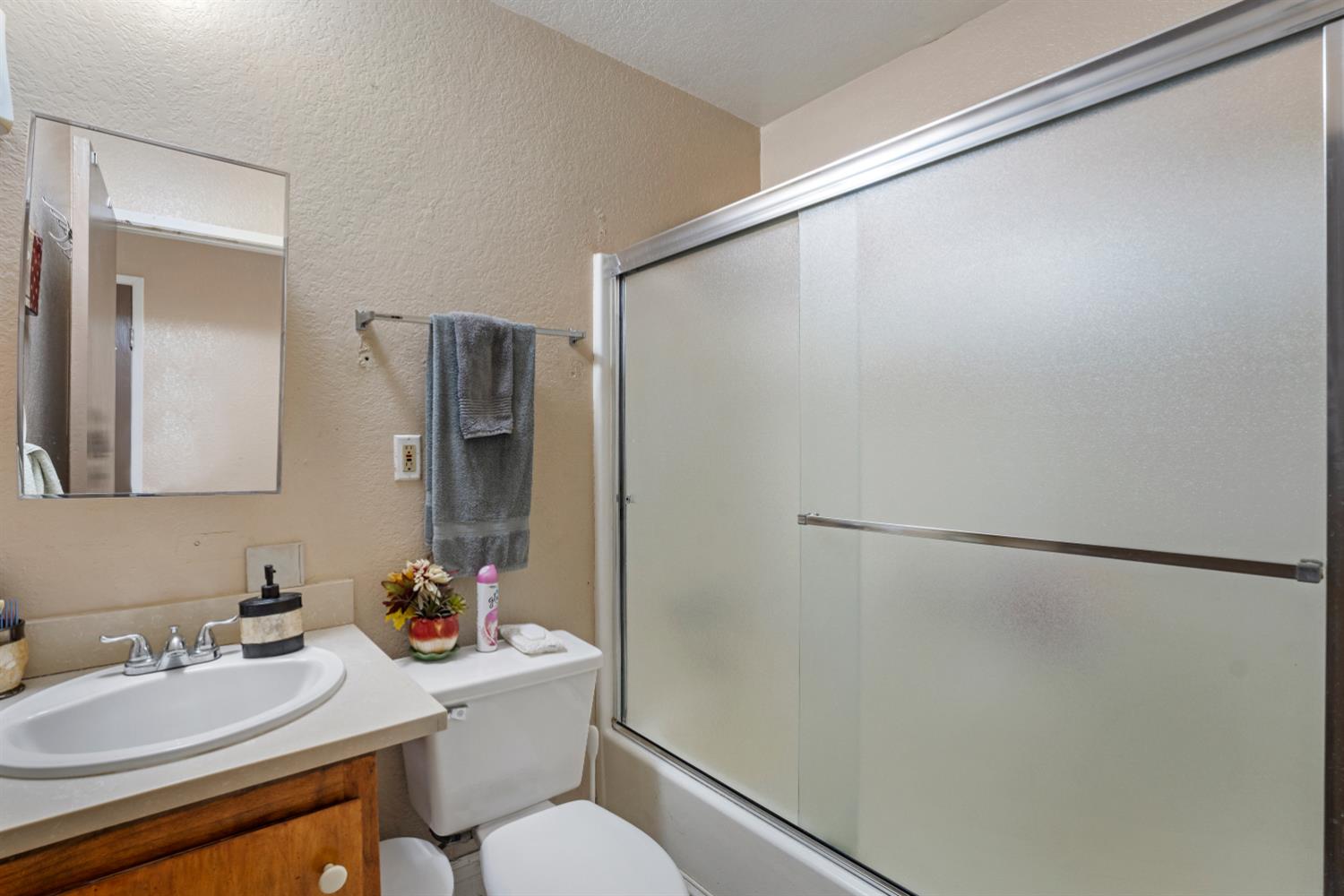 216 Barros St, Patterson, CA 95363