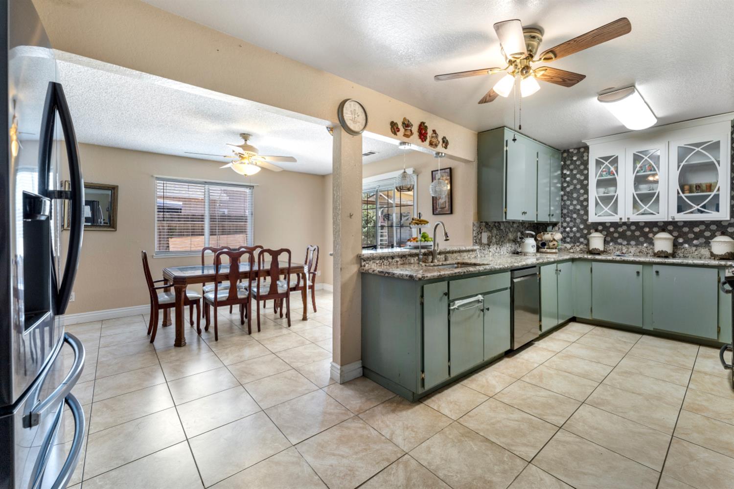 216 Barros St, Patterson, CA 95363