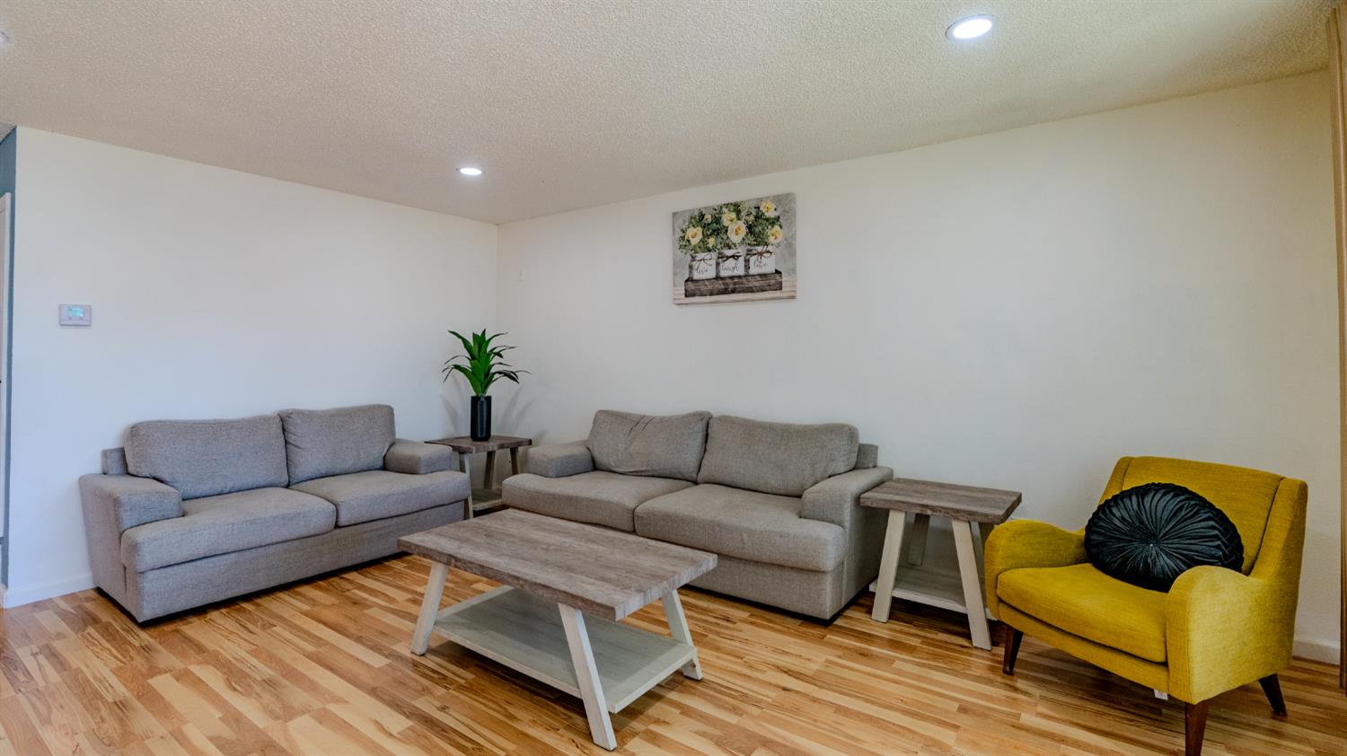 1601 Carnation Ct, Modesto, CA 95355