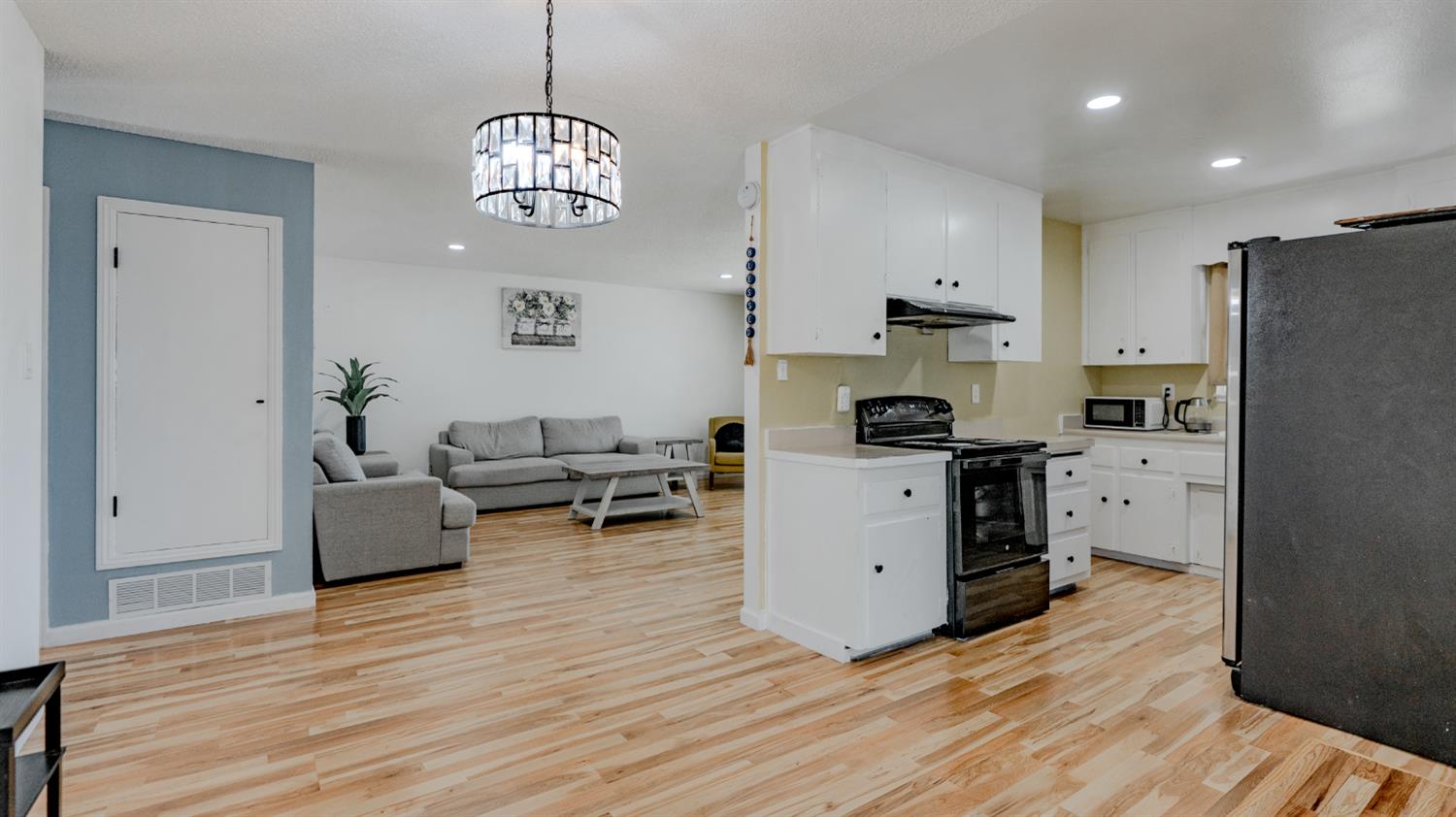 1601 Carnation Ct, Modesto, CA 95355