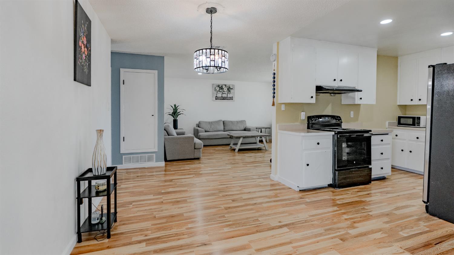 1601 Carnation Ct, Modesto, CA 95355