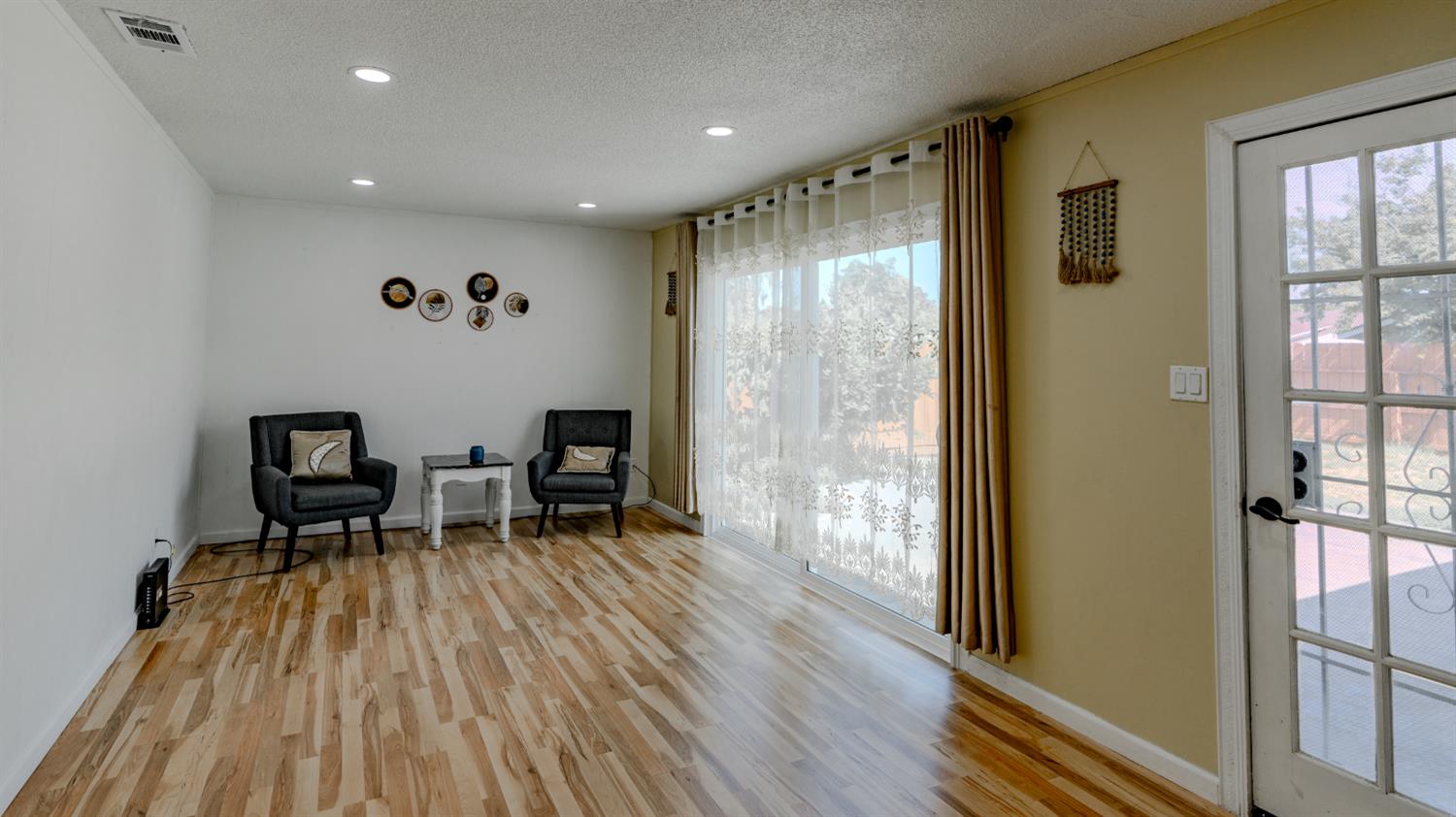 1601 Carnation Ct, Modesto, CA 95355