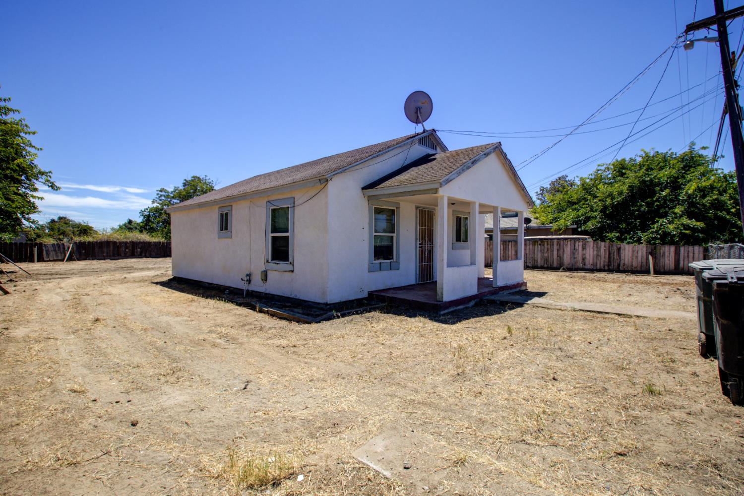 1720 Vernon Ave, Modesto, CA 95351