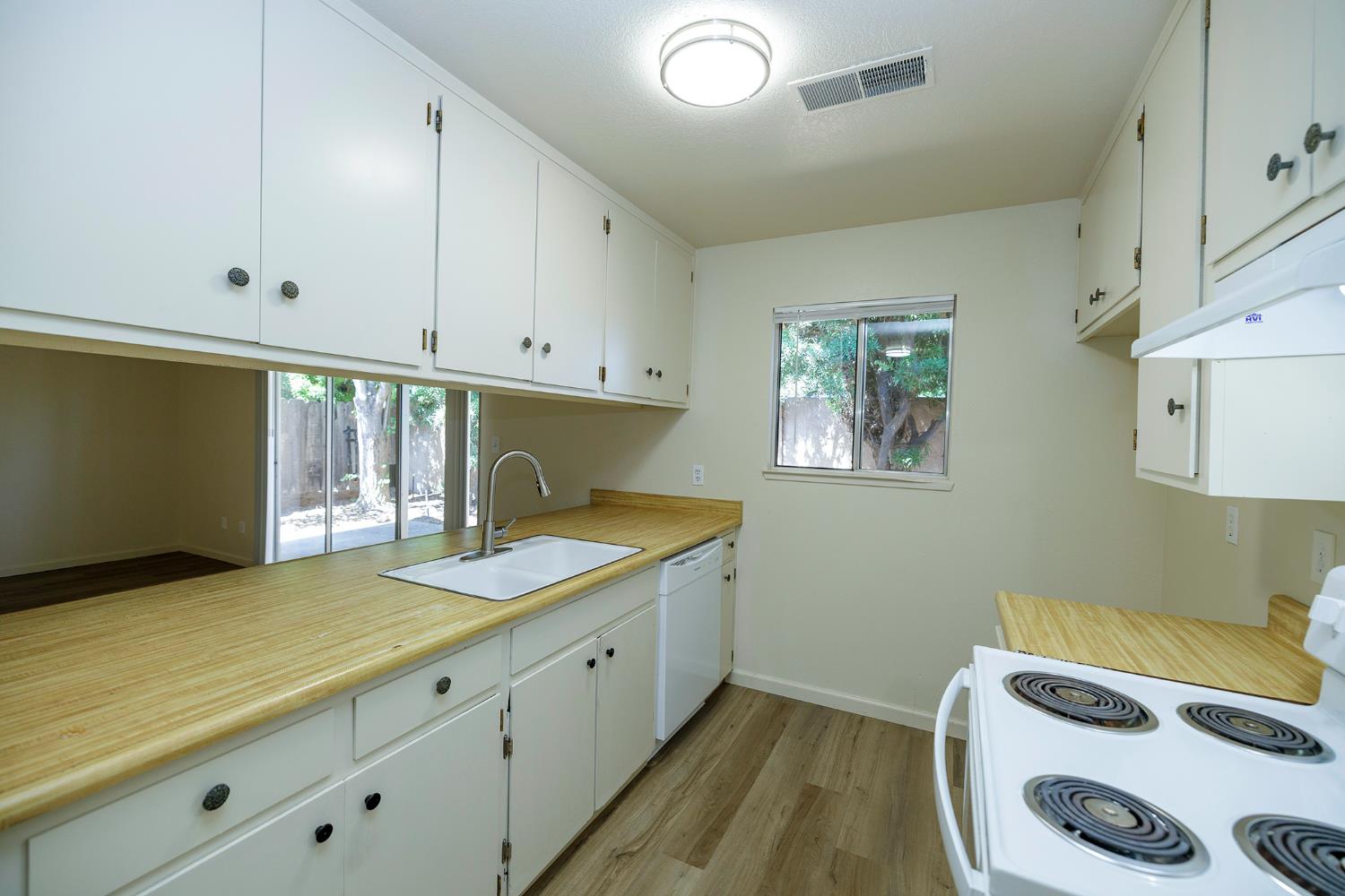 605 607 Fort Sumpter Dr, Modesto, CA 95354