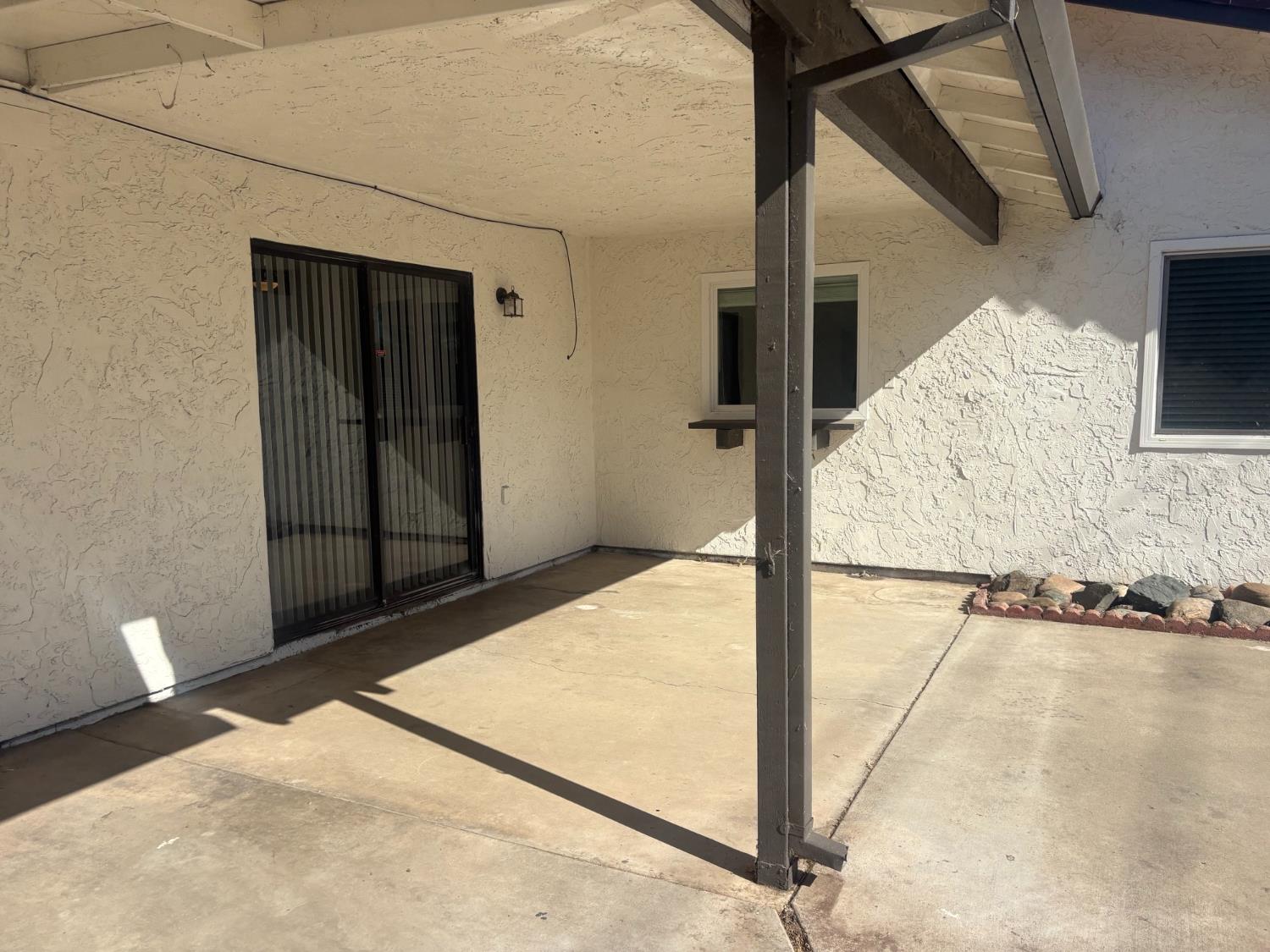 1272 Eastridge Pl, Manteca, CA 95336