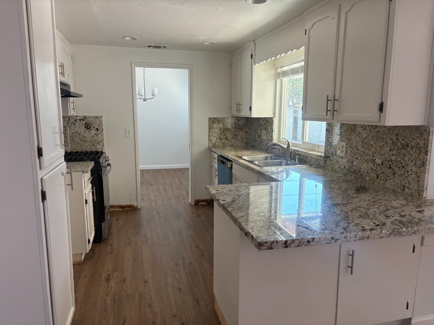 1272 Eastridge Pl, Manteca, CA 95336