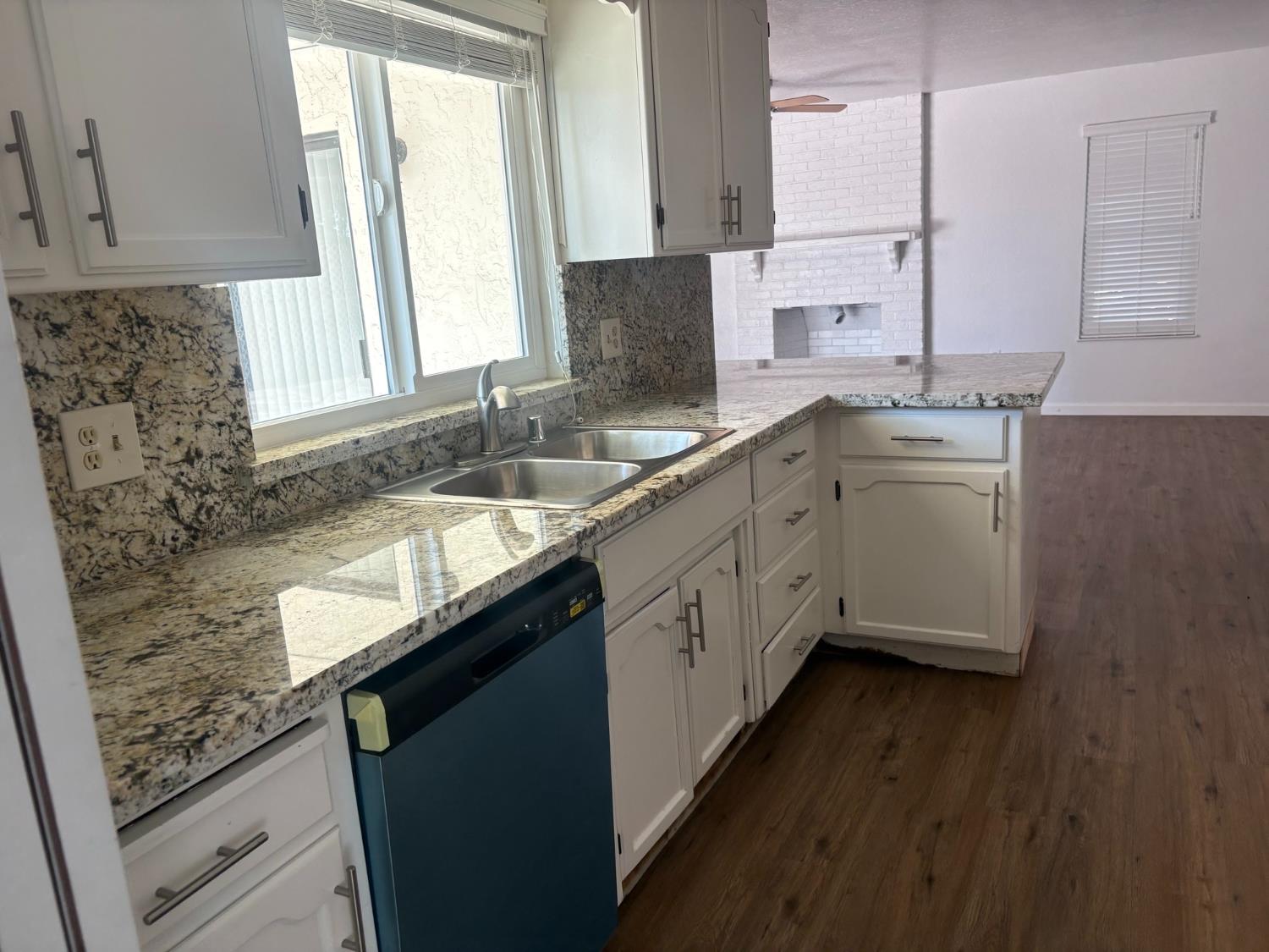 1272 Eastridge Pl, Manteca, CA 95336