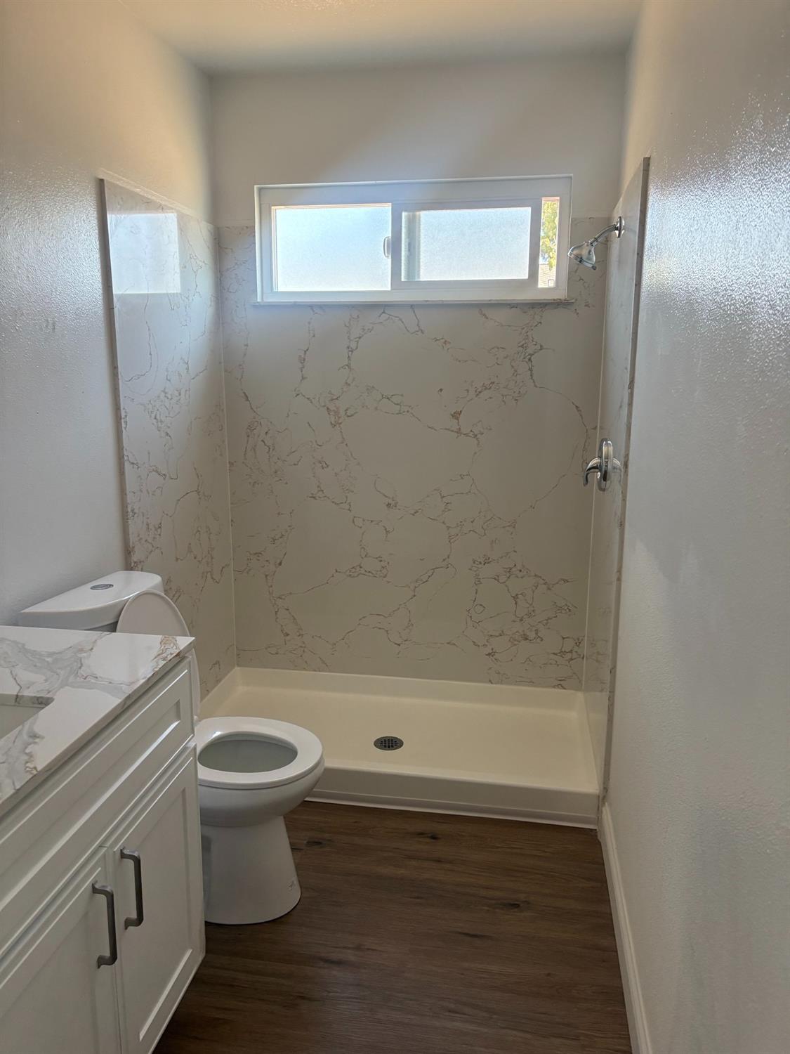 1272 Eastridge Pl, Manteca, CA 95336