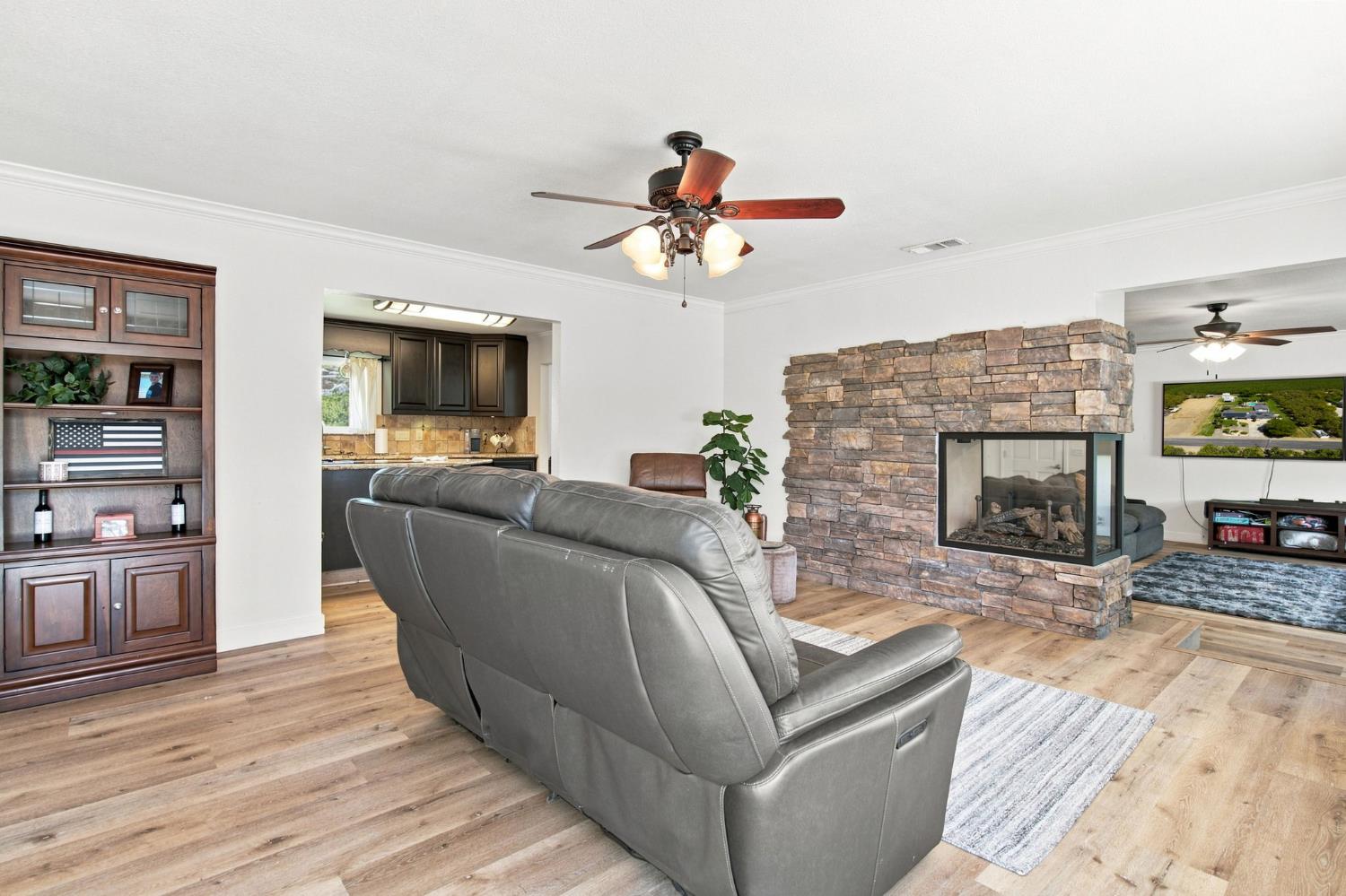 11063 Southland Rd, Manteca, CA 95336