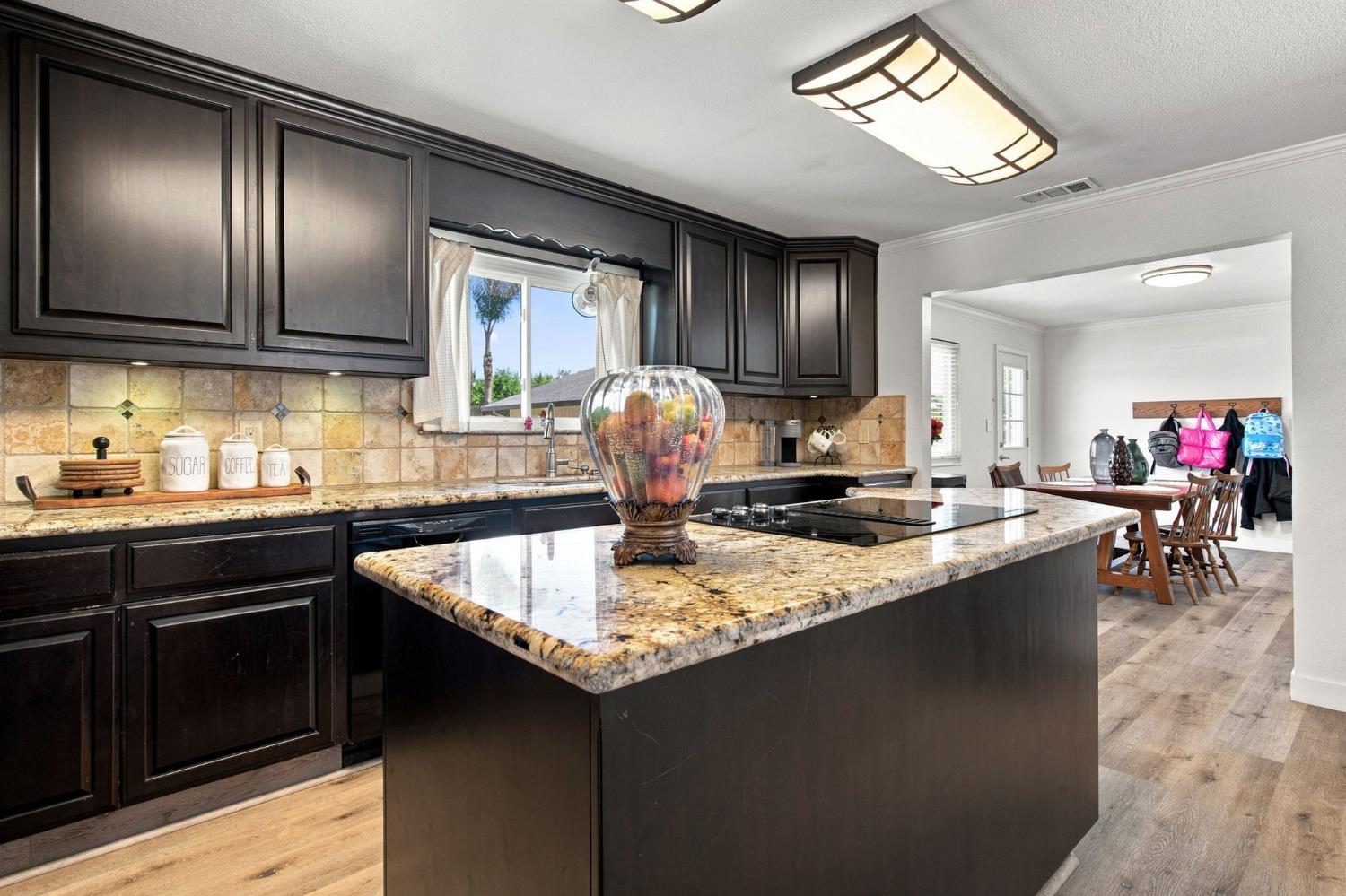 11063 Southland Rd, Manteca, CA 95336