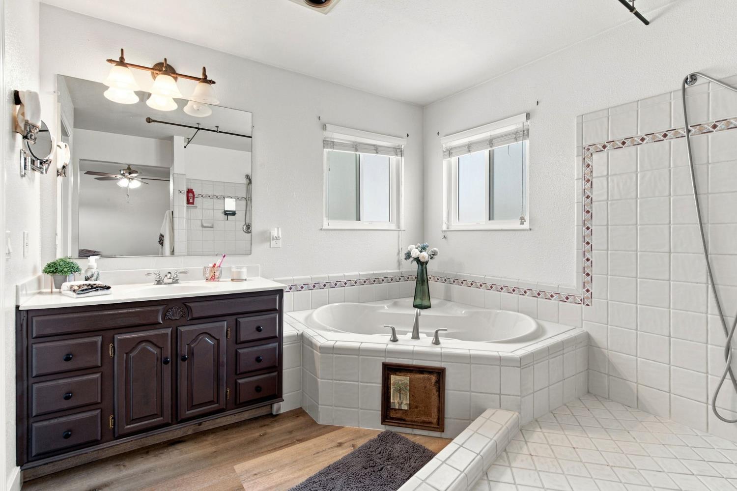 11063 Southland Rd, Manteca, CA 95336