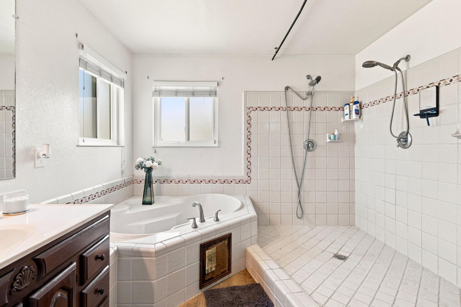 11063 Southland Rd, Manteca, CA 95336