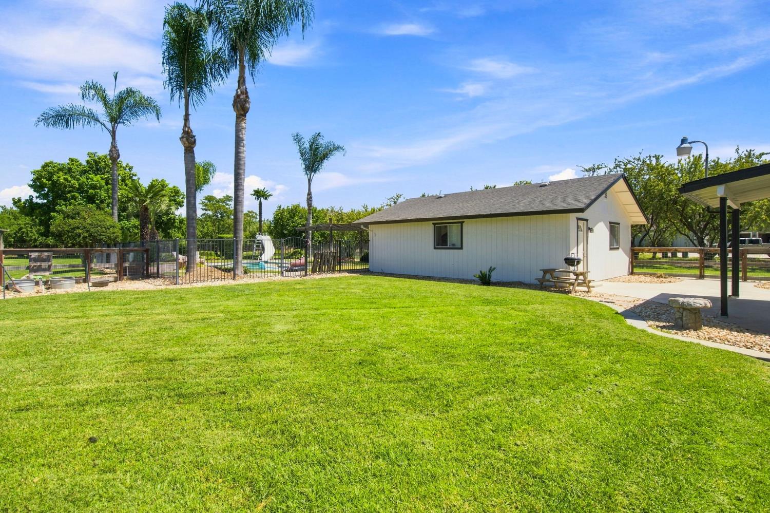 11063 Southland Rd, Manteca, CA 95336