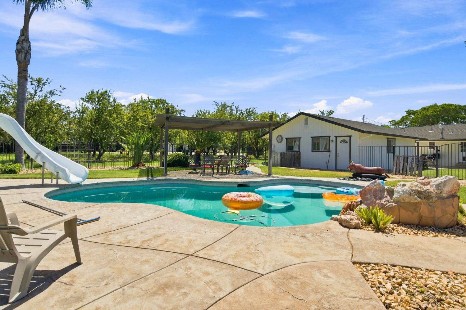 11063 Southland Rd, Manteca, CA 95336