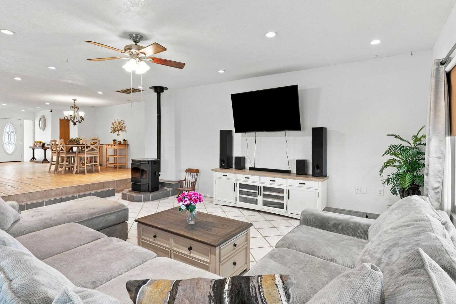 39874 Lilley Mountain Dr, Coarsegold, CA 93614