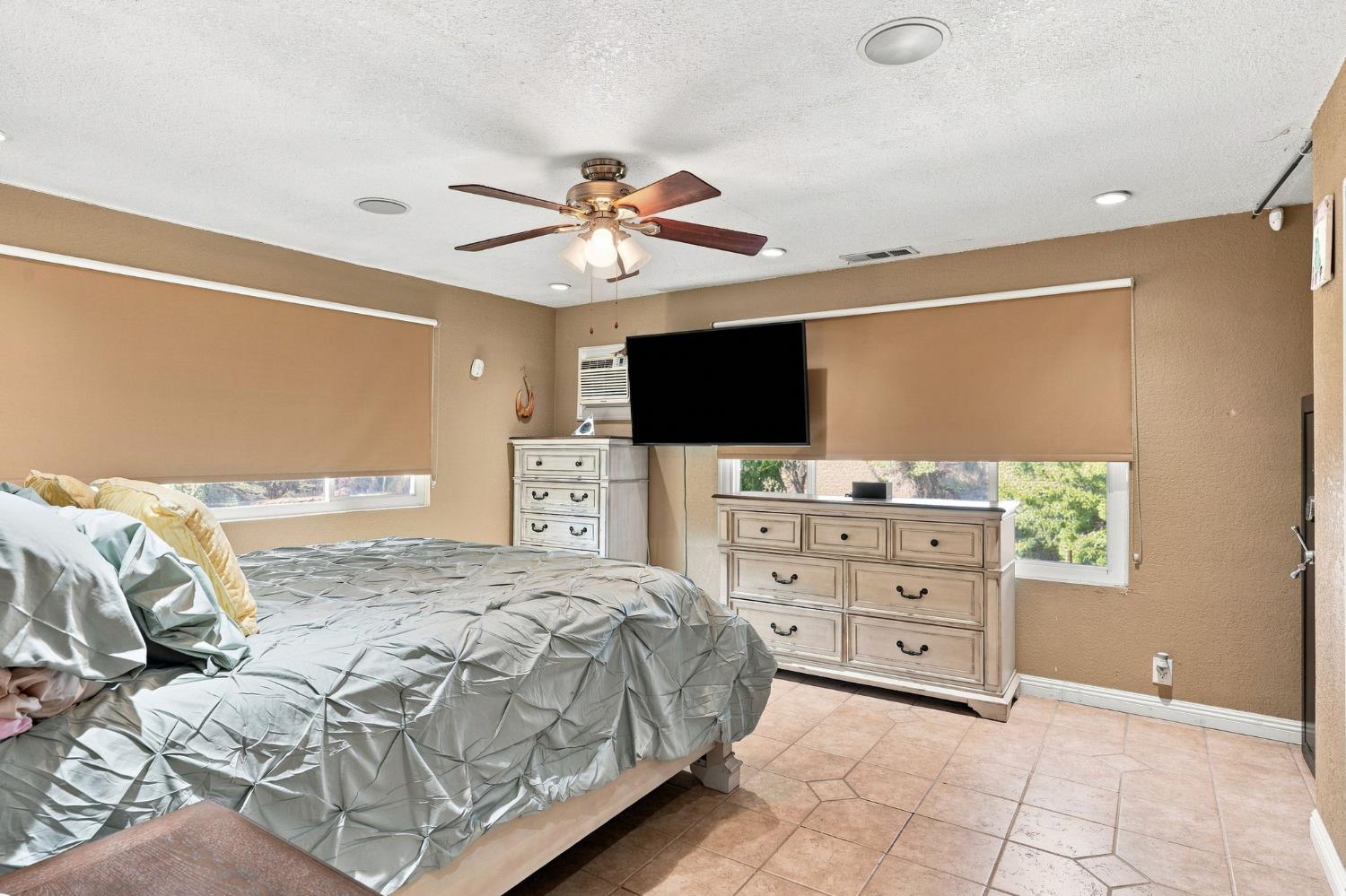 39874 Lilley Mountain Dr, Coarsegold, CA 93614