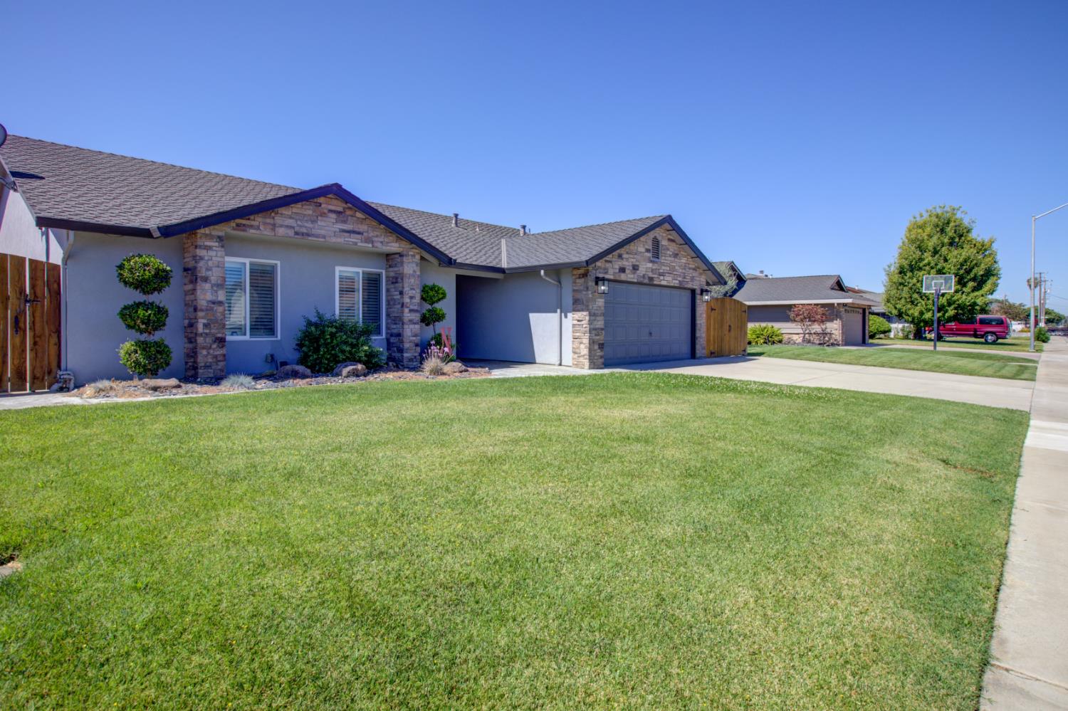 19781 1st St, Hilmar, CA 95324