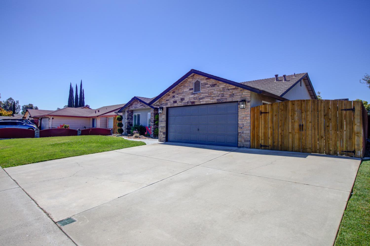 19781 1st St, Hilmar, CA 95324