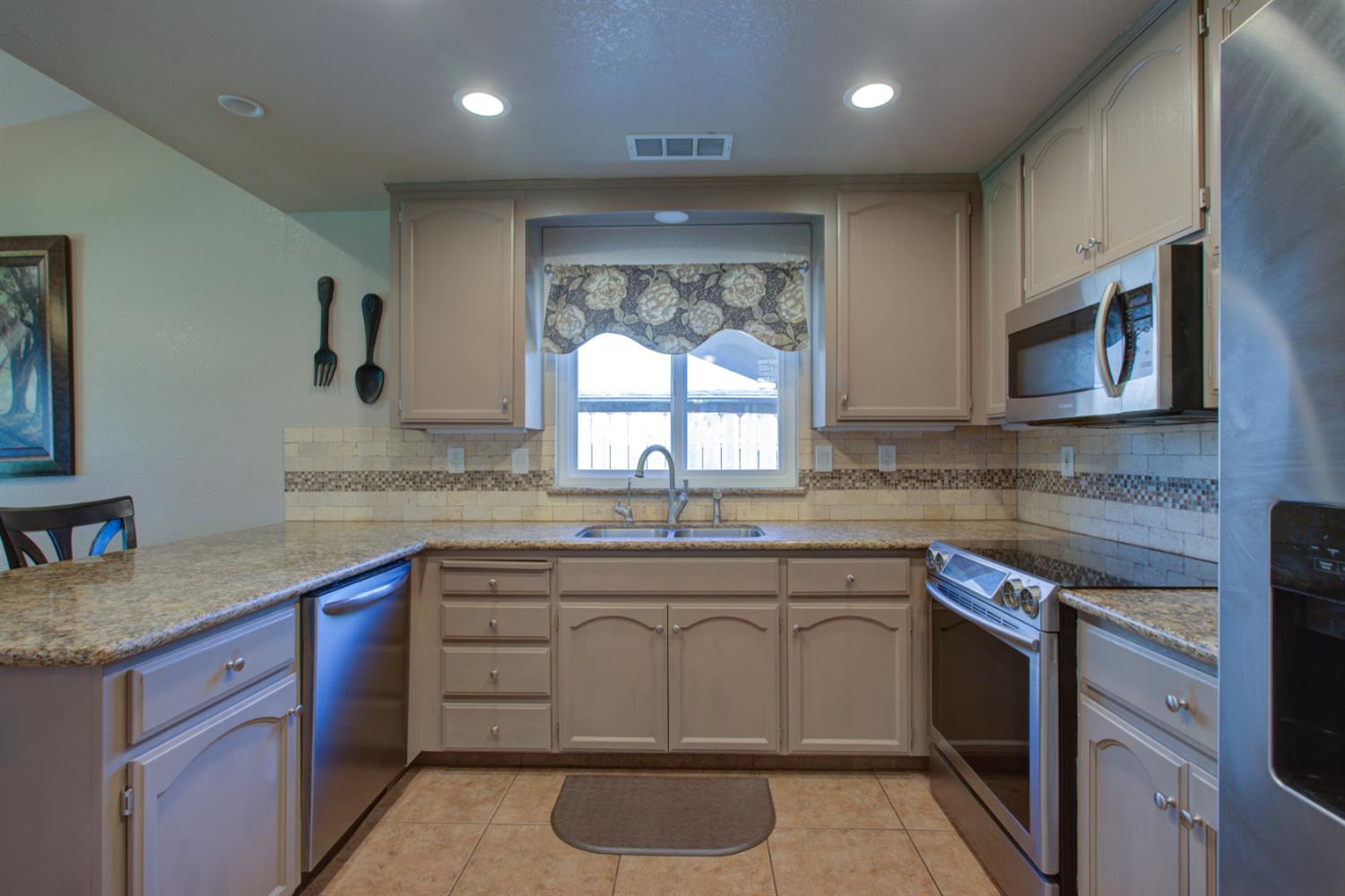 19781 1st St, Hilmar, CA 95324
